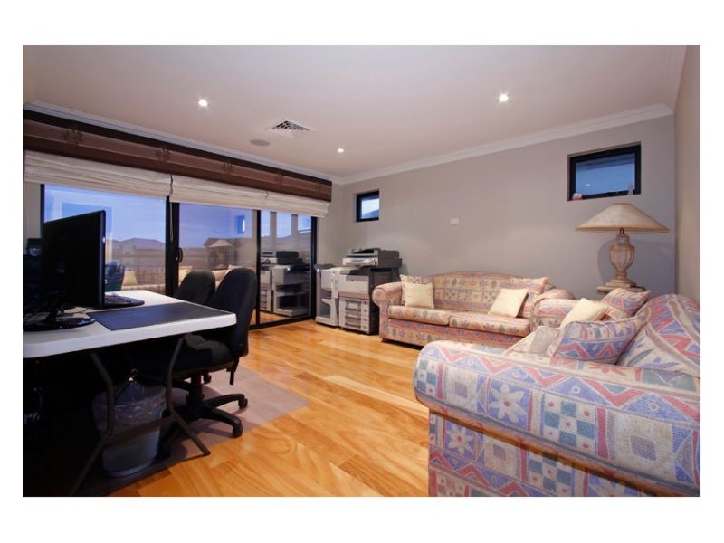 20 Leschenault Bvd, Munster WA 6166