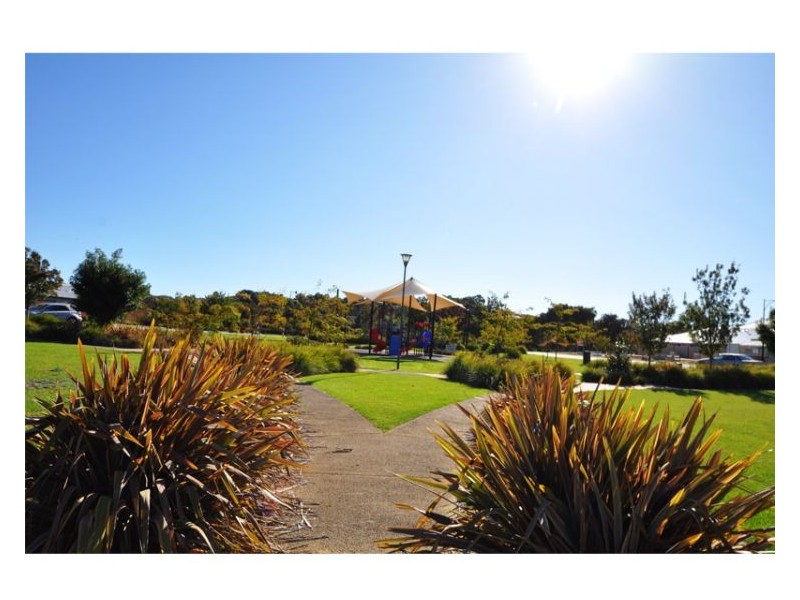 20 Leschenault Bvd, Munster WA 6166