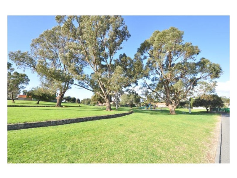 1/30 Lorraine Place, Hamilton Hill WA 6163