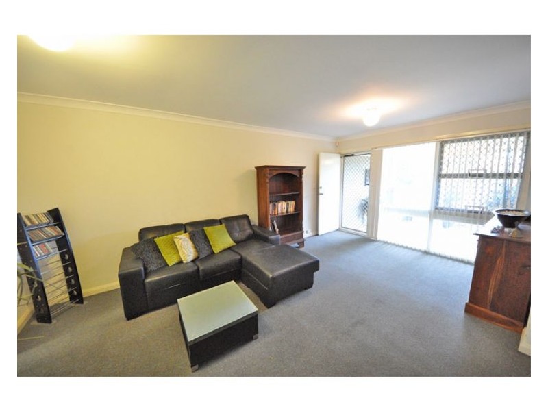 23 Rambures Way, Hamilton Hill WA 6163