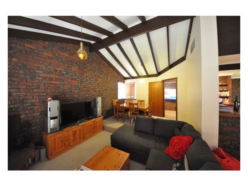 6 Stone Court, Bibra Lake WA 6163