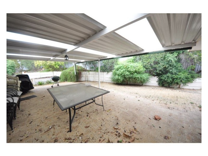 6 Stone Court, Bibra Lake WA 6163