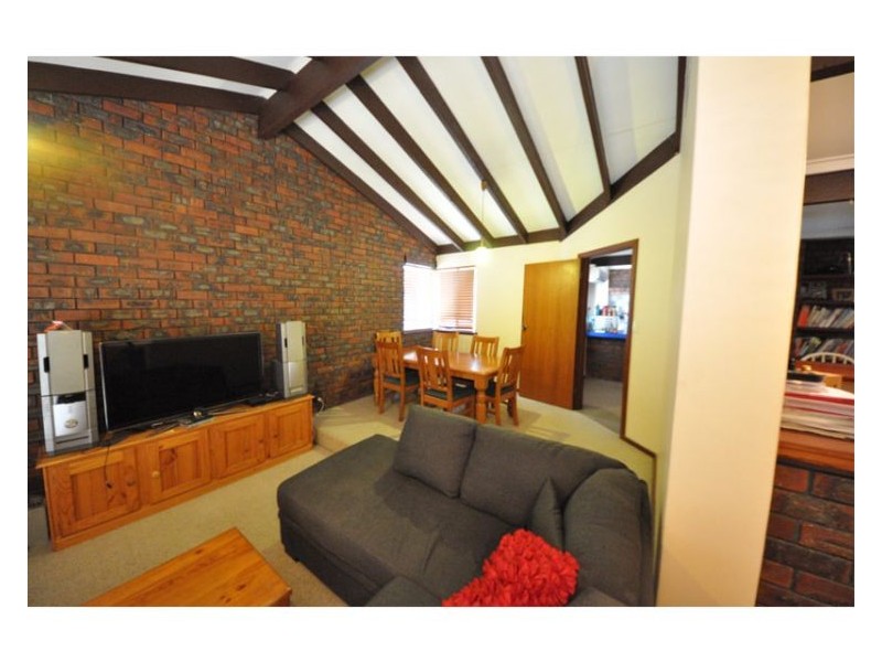 6 Stone Court, Bibra Lake WA 6163