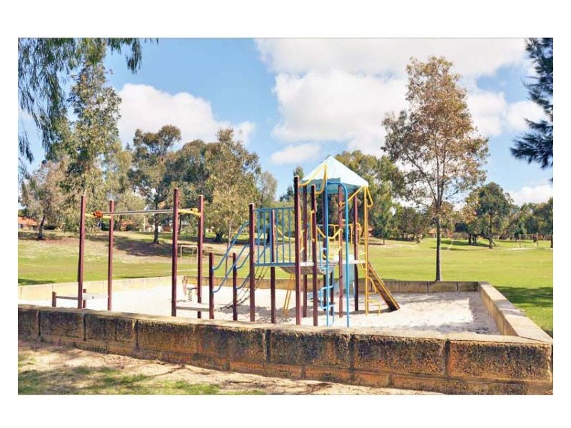 6 Stone Court, Bibra Lake WA 6163