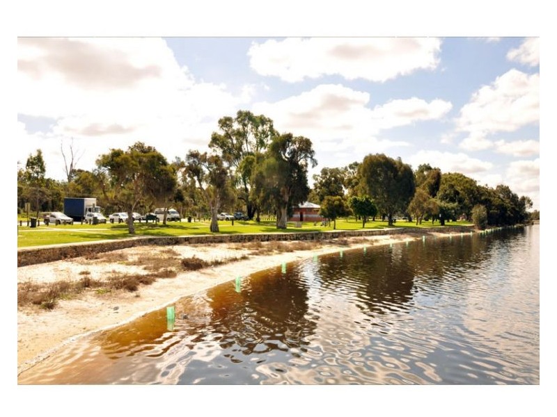 6 Stone Court, Bibra Lake WA 6163