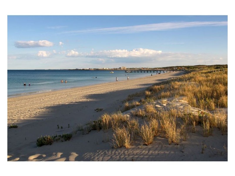 110 Nulagine Way, Coogee WA 6166