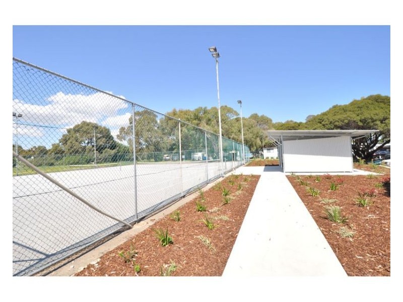 110 Nulagine Way, Coogee WA 6166