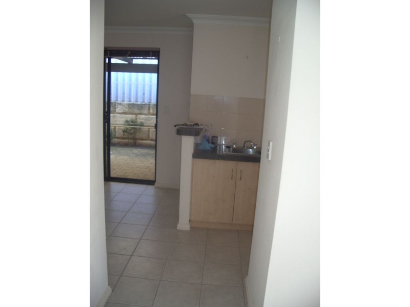 2/91 Phoenix Road, Spearwood WA 6163