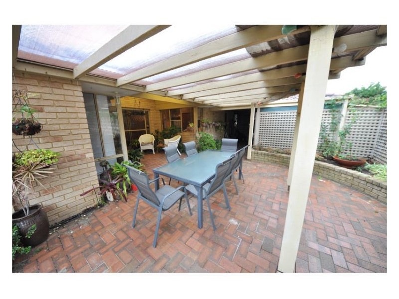 35 Jackson Avenue, Winthrop WA 6150