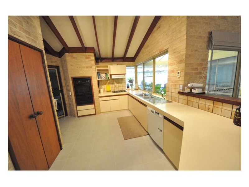 35 Jackson Avenue, Winthrop WA 6150