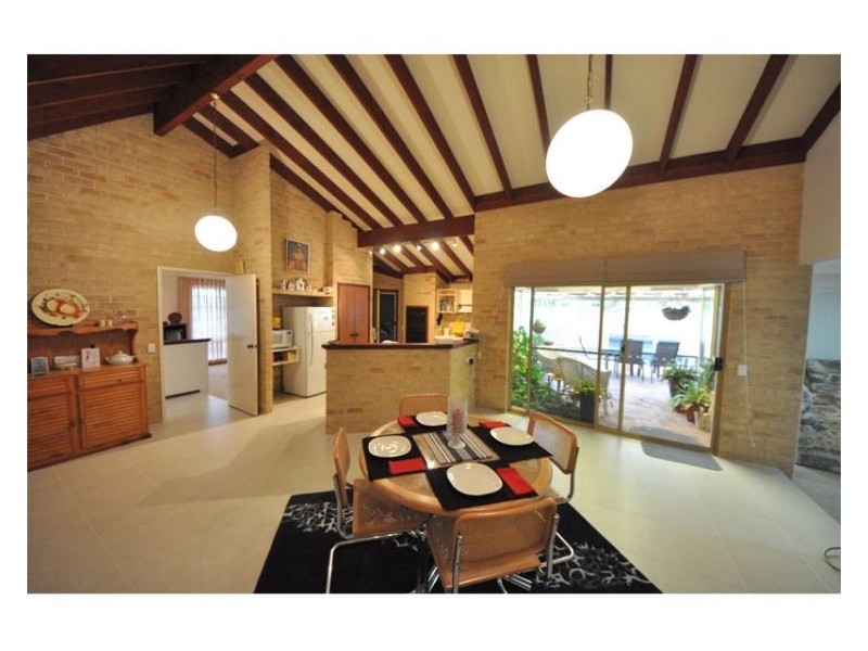 35 Jackson Avenue, Winthrop WA 6150