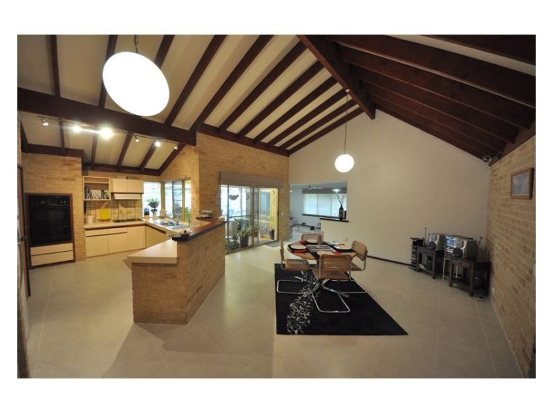 35 Jackson Avenue, Winthrop WA 6150