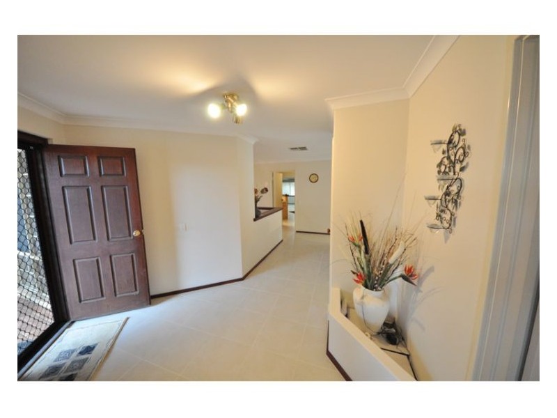 35 Jackson Avenue, Winthrop WA 6150