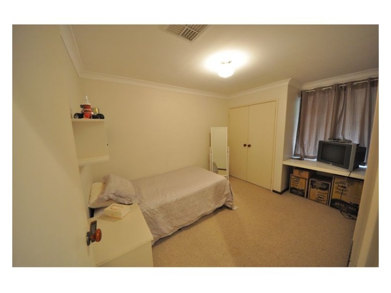 35 Jackson Avenue, Winthrop WA 6150