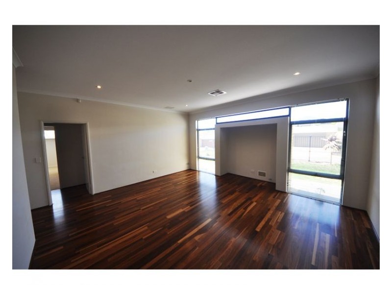 1 Dugong View, Yangebup WA 6164