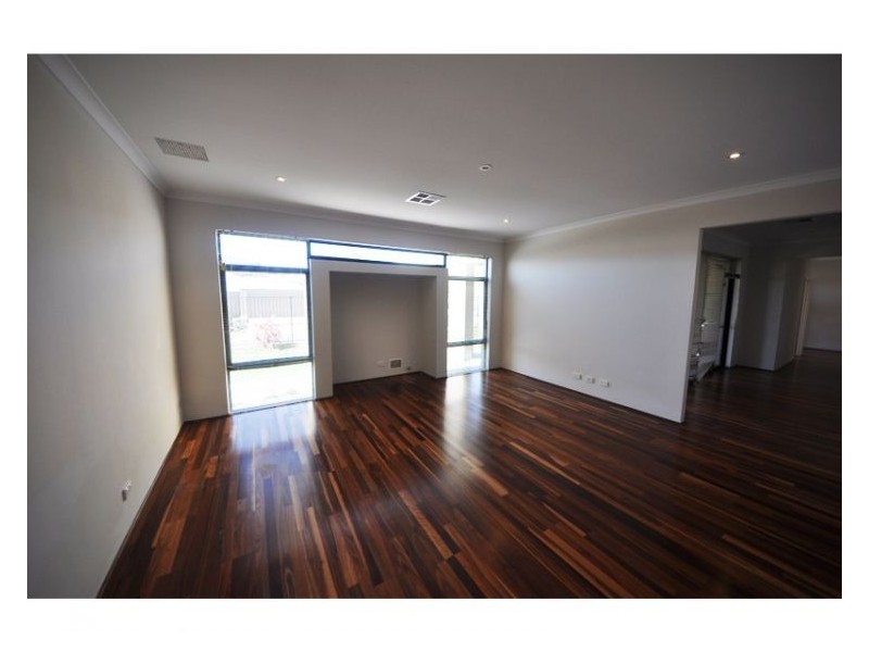 1 Dugong View, Yangebup WA 6164