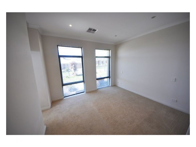 1 Dugong View, Yangebup WA 6164