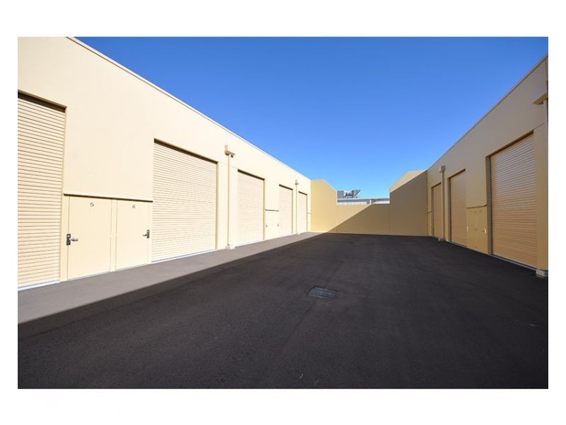 3/12 Horus Bend, Bibra Lake WA 6163