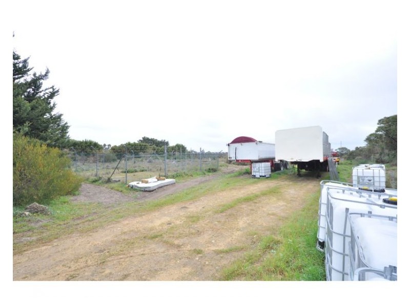 198 Henderson Road, Munster WA 6166