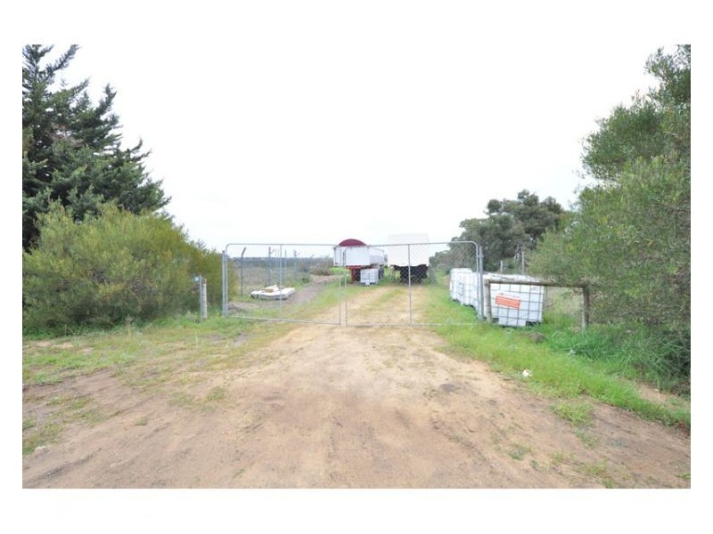 198 Henderson Road, Munster WA 6166