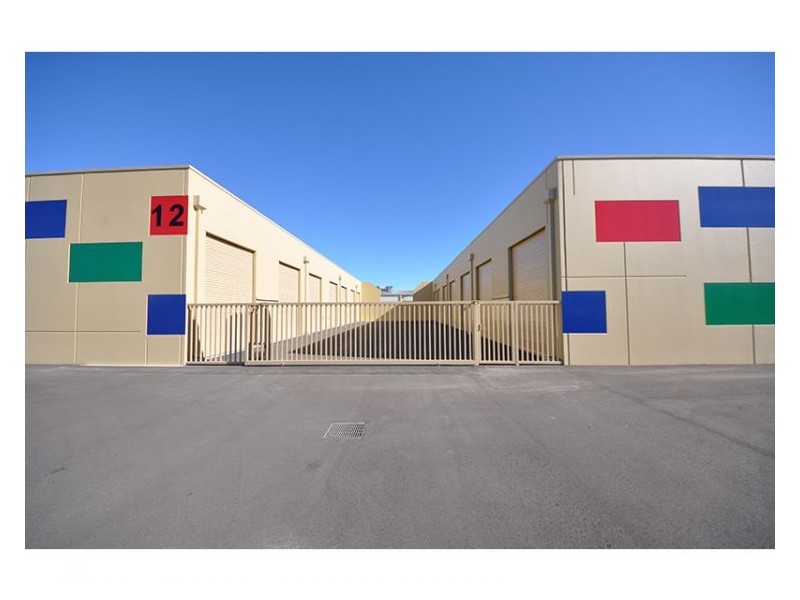 11/12 Horus Bend, Bibra Lake WA 6163