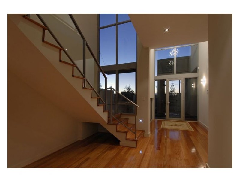 27 Heirisson Way, North Coogee WA 6163