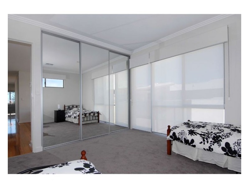 27 Heirisson Way, North Coogee WA 6163