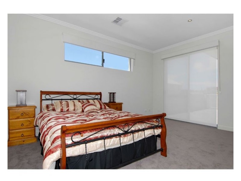 27 Heirisson Way, North Coogee WA 6163