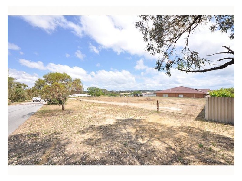 18 East Churchill Ave, Beeliar WA 6164