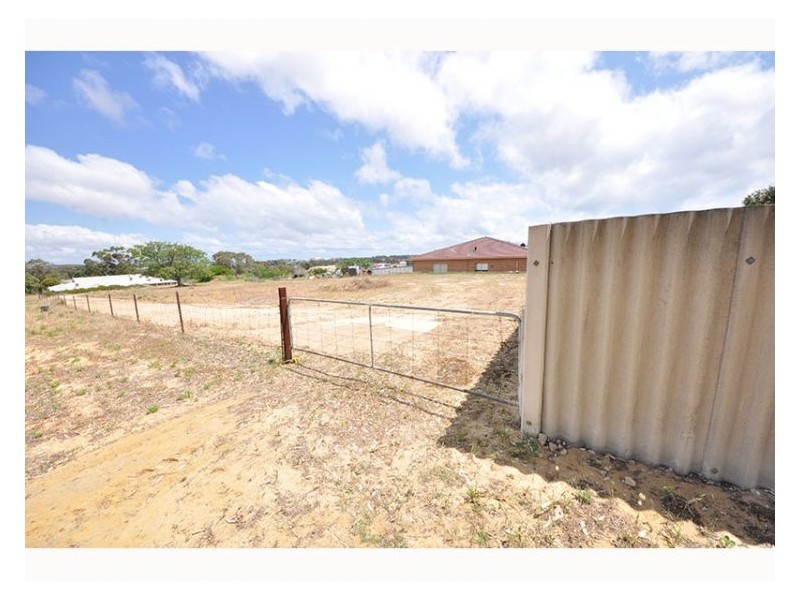 18 East Churchill Ave, Beeliar WA 6164