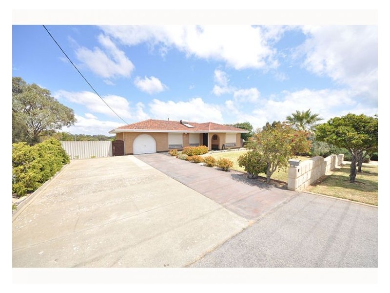 18 East Churchill Ave, Beeliar WA 6164