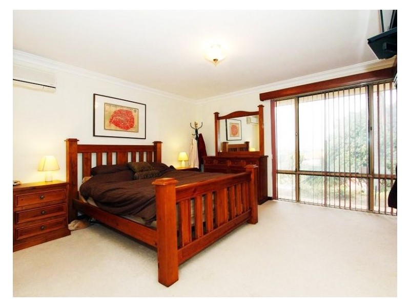 2 Korel Place, Coogee WA 6166