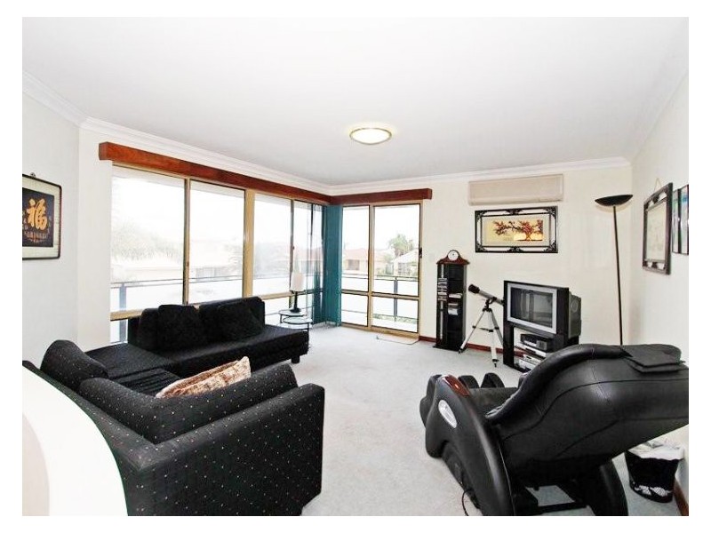 2 Korel Place, Coogee WA 6166