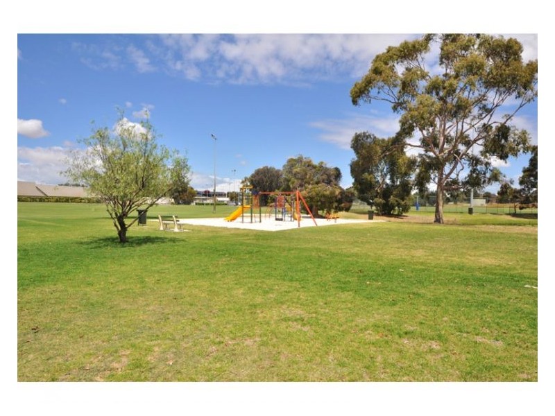 8 Silvertop Terrace, Willetton WA 6155