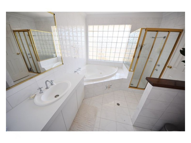 2 Korel Place, Coogee WA 6166