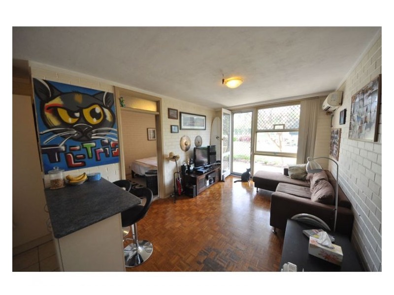 9/221 Clontarf Road, Hamilton Hill WA 6163