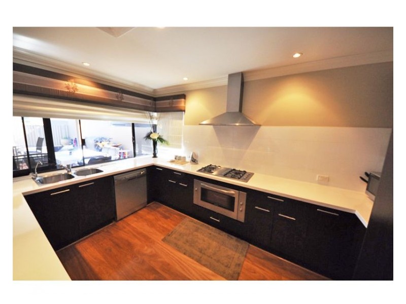 20 Leschenault Bvd, Munster WA 6166