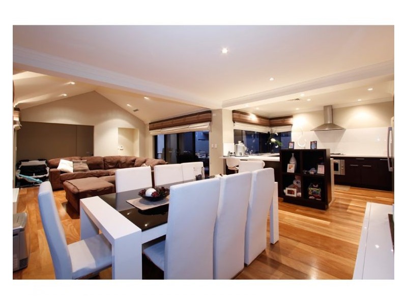 20 Leschenault Bvd, Munster WA 6166