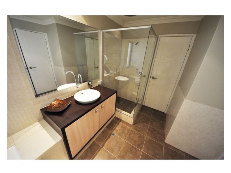 20 Leschenault Bvd, Munster WA 6166