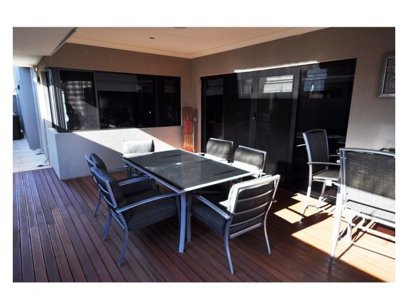 20 Leschenault Bvd, Munster WA 6166