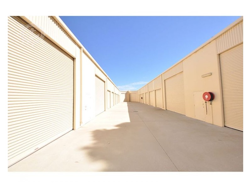 2/15 Crocker Street, Rockingham WA 6168