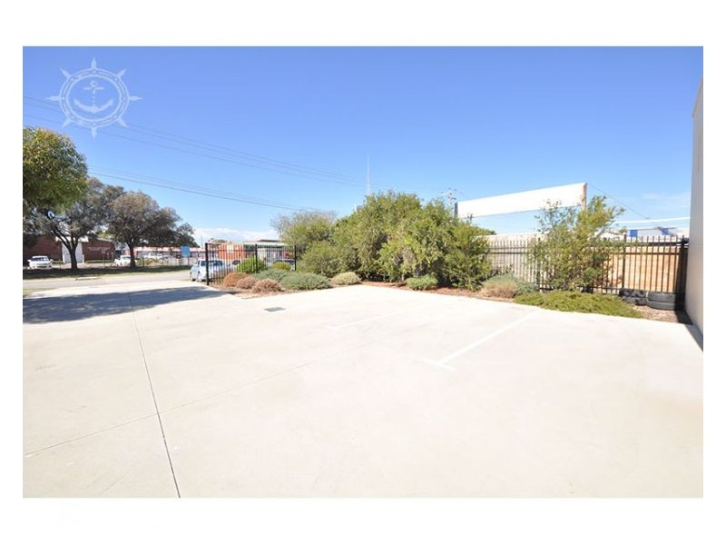 2/15 Crocker Street, Rockingham WA 6168