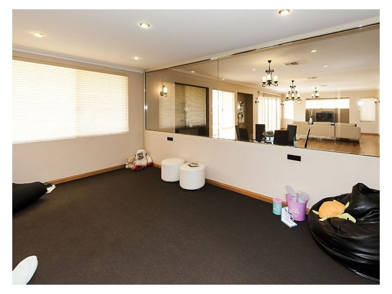 85 Gibbs, Atwell WA 6164