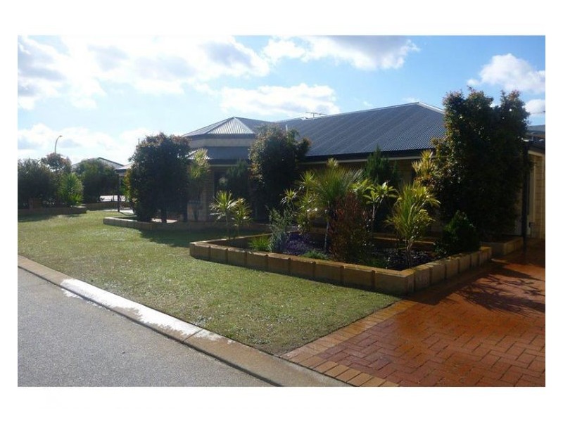 2 Greenwich Parade, Canning Vale WA 6155