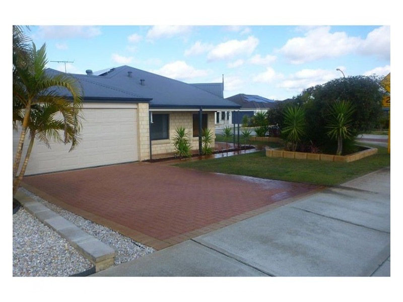 2 Greenwich Parade, Canning Vale WA 6155