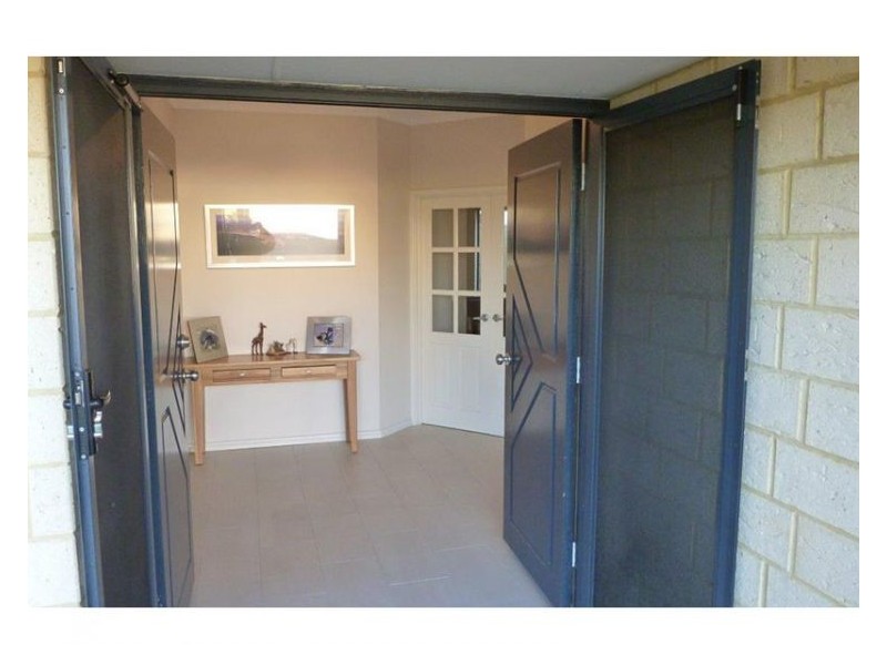 2 Greenwich Parade, Canning Vale WA 6155