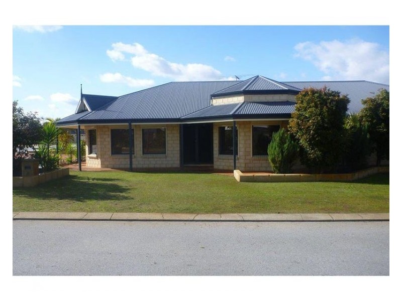 2 Greenwich Parade, Canning Vale WA 6155