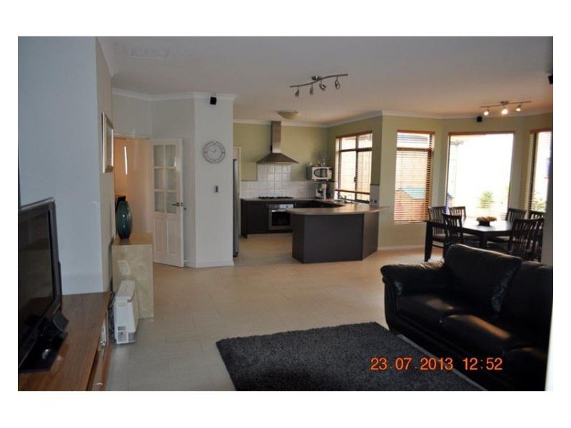 2 Greenwich Parade, Canning Vale WA 6155