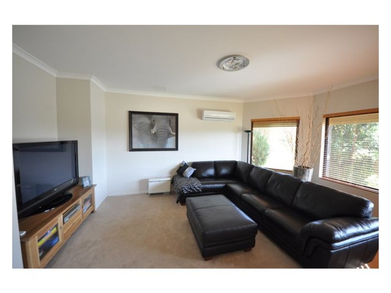 2 Greenwich Parade, Canning Vale WA 6155