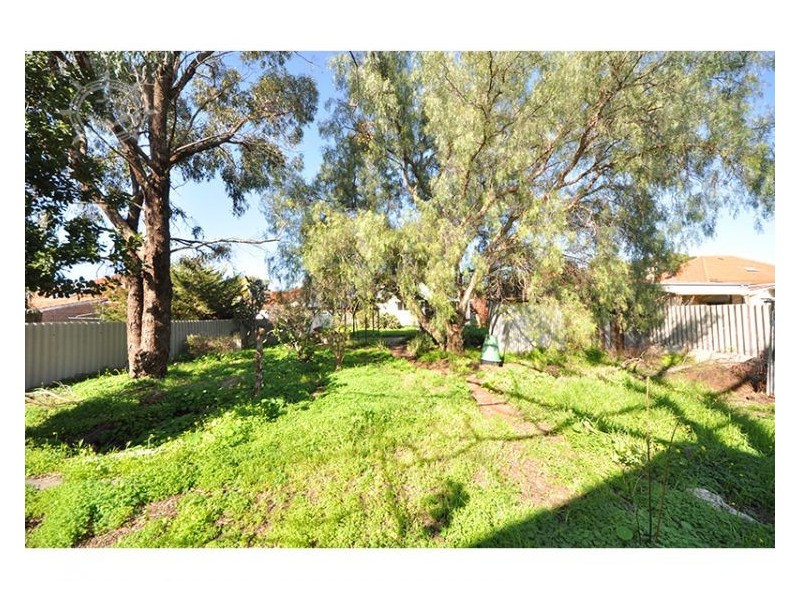 12 Elizabeth Street, White Gum Valley WA 6162